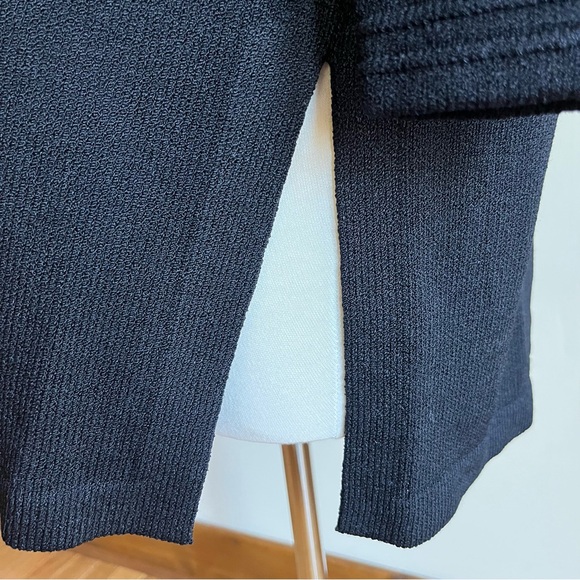 St. John Collection Marie Grey Tunic Sweater Santana Knit Black Large MSRP $390 - Picture 6 of 8